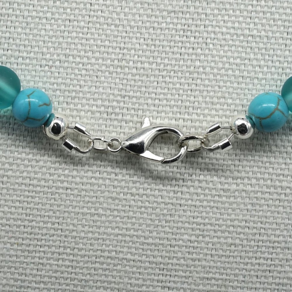 Necklace with blue and silver beads, silver spacers and lobster clasp. - Picture 6 of 7